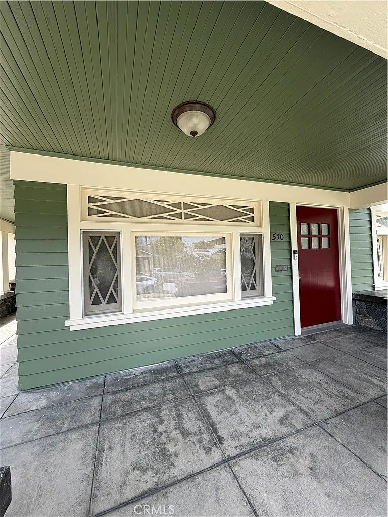 Building Photo - 510 W Milford St