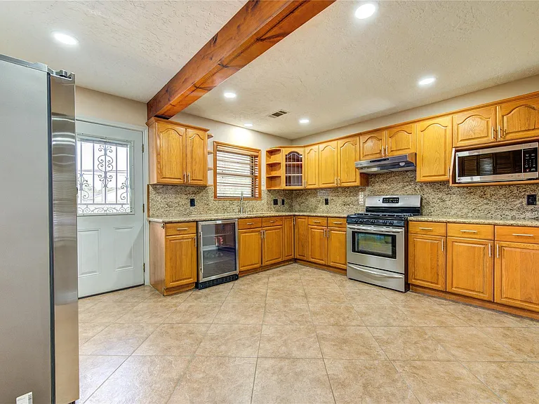 9922 Carmalee St — Photo 27