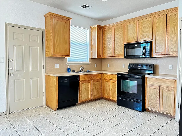 8901 Parkfield Dr — Photo 12