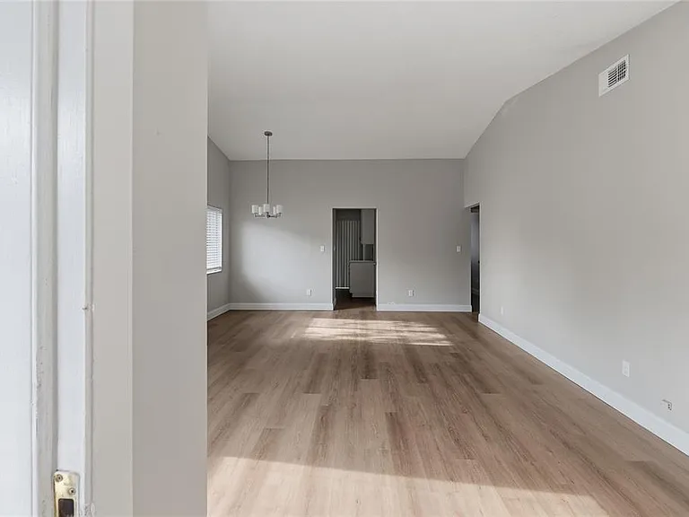 7102 Harbor Heights Cir — Photo 4