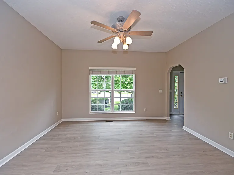 8097 Winding Creek Ct — Photo 9