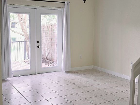 Dining/family room