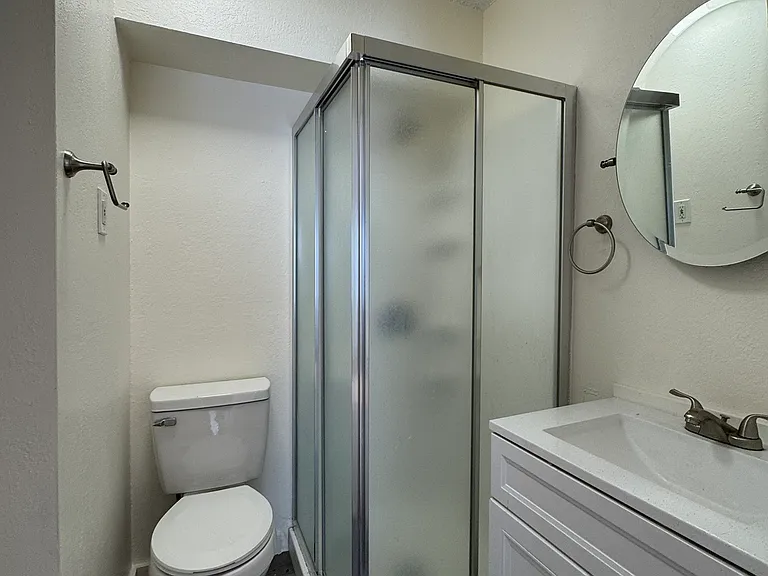 1233 Crescent Dr #1 — Photo 9