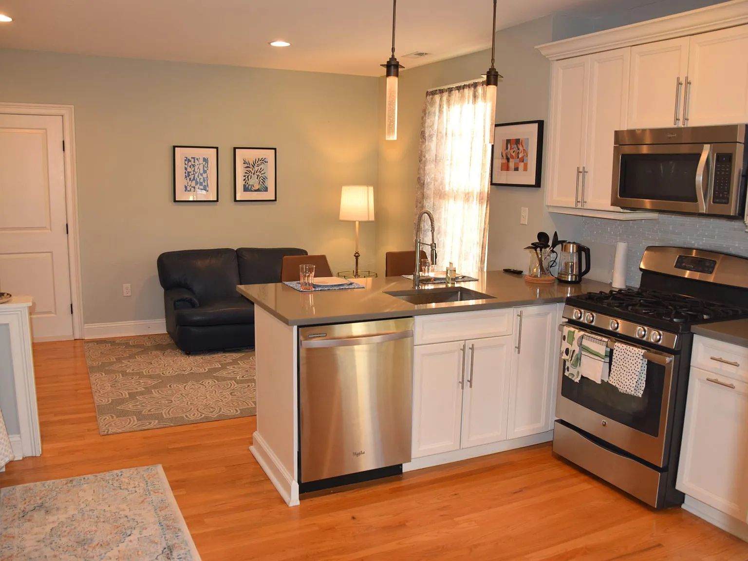 Studio, 500 sqft, $1,800 — Photo 4