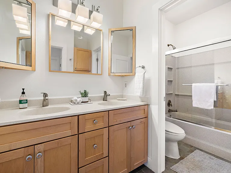 14020 Lake View Dr — Photo 29