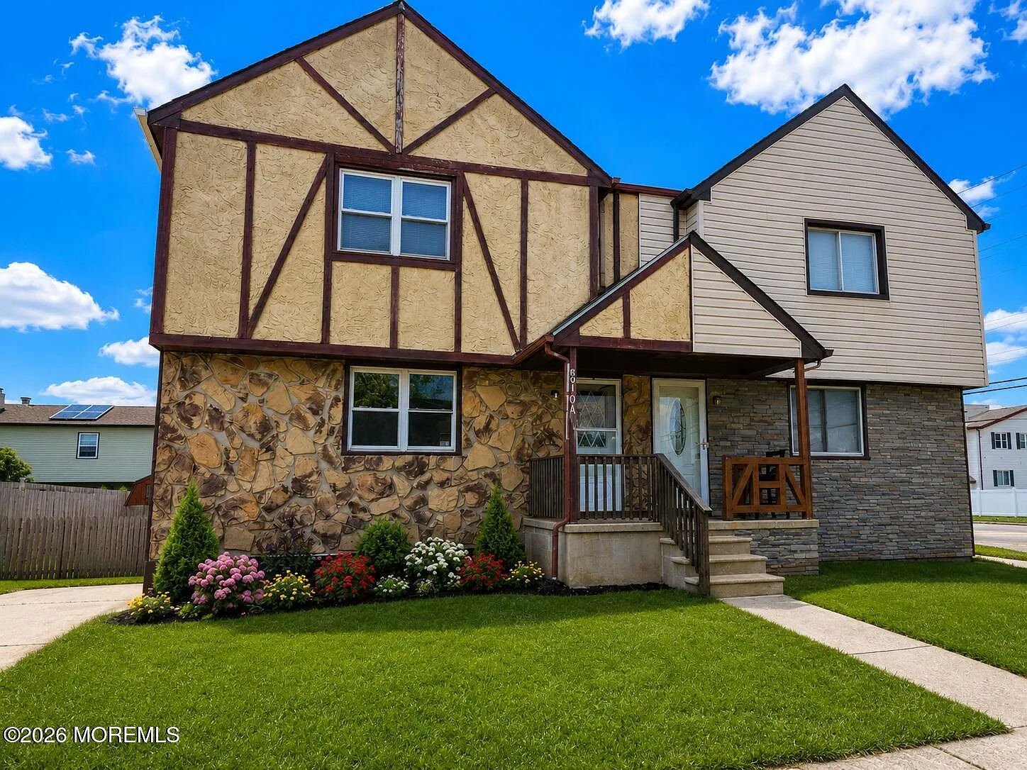 3 bed, 2.5 bath, 1584 sqft, $2,300 — Photo 2