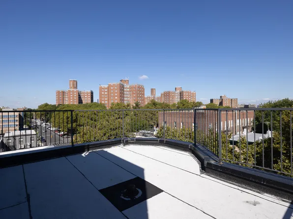 1266 Park Place image 1 of 12