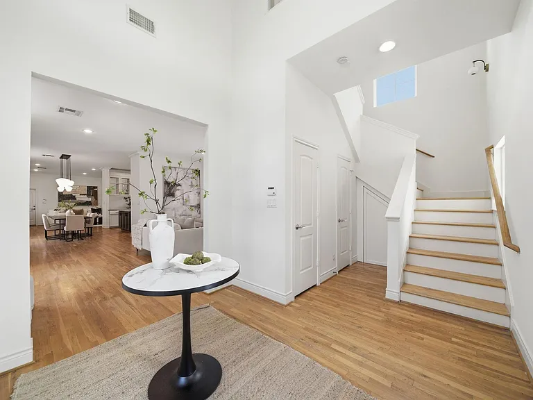 3118 Morrison St — Photo 3
