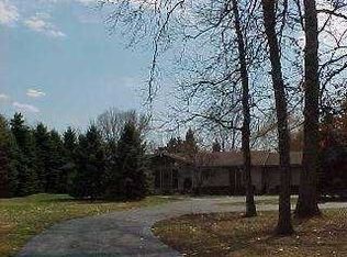 7313 Marchester Dr, Maumee, OH 43537