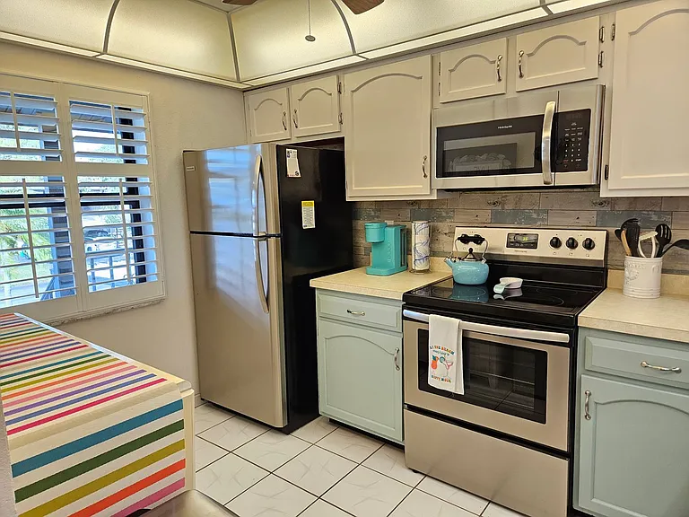 340 Three Lakes Ln #F — Photo 26