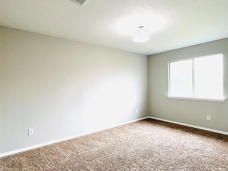 8426 Woodland Knoll Ln — Photo 21