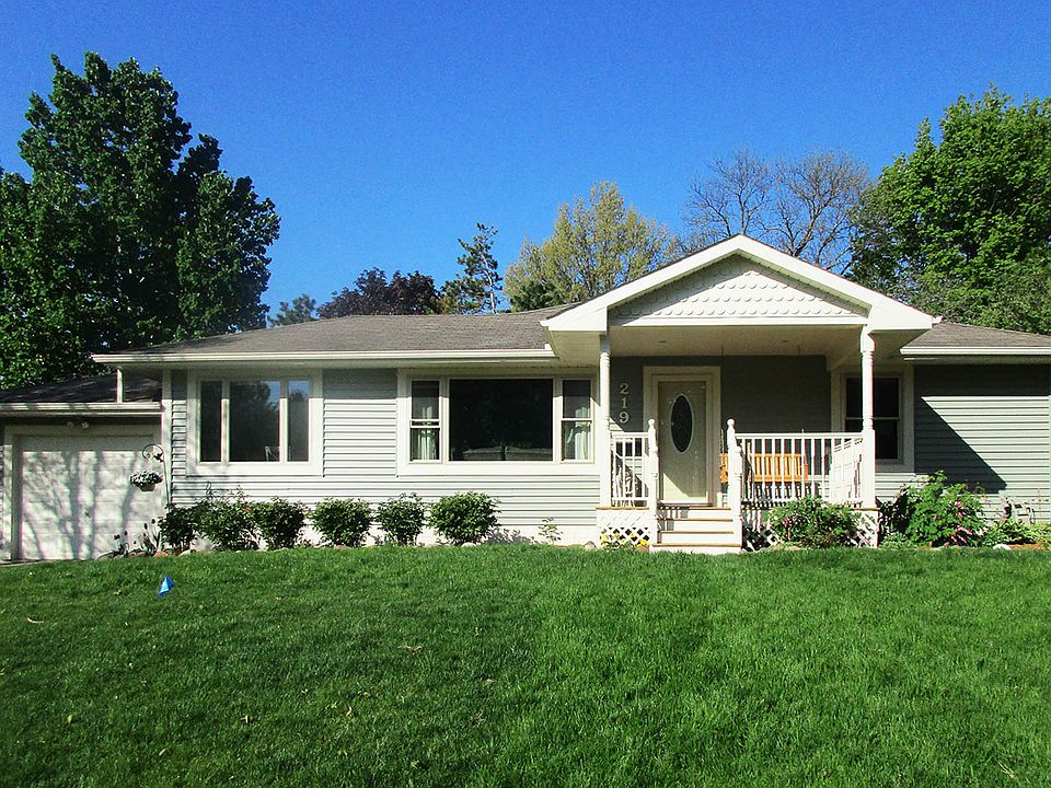 1st image of 219 Dessa Ln
