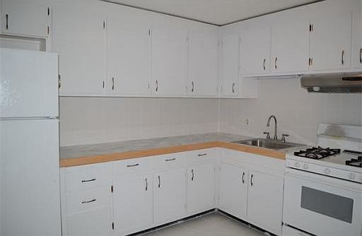 4th image of 200 Newbury Ave APT 14