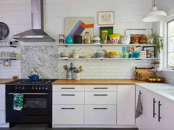 236 S Country Rd, Bellport, NY 11713