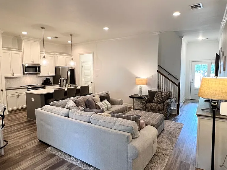 8111 Stonelake Ave — Photo 3
