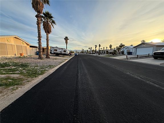 4th image of 571 Roadrunner Drive