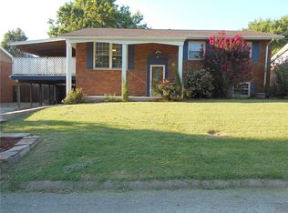 17 Fontainebleau Dr, Granite City, IL 62040