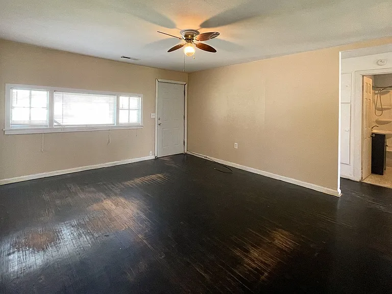 629 Duffy Rd — Photo 3