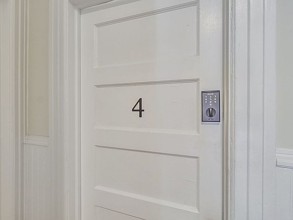 2nd image of 1840 Monument Ave APT 4