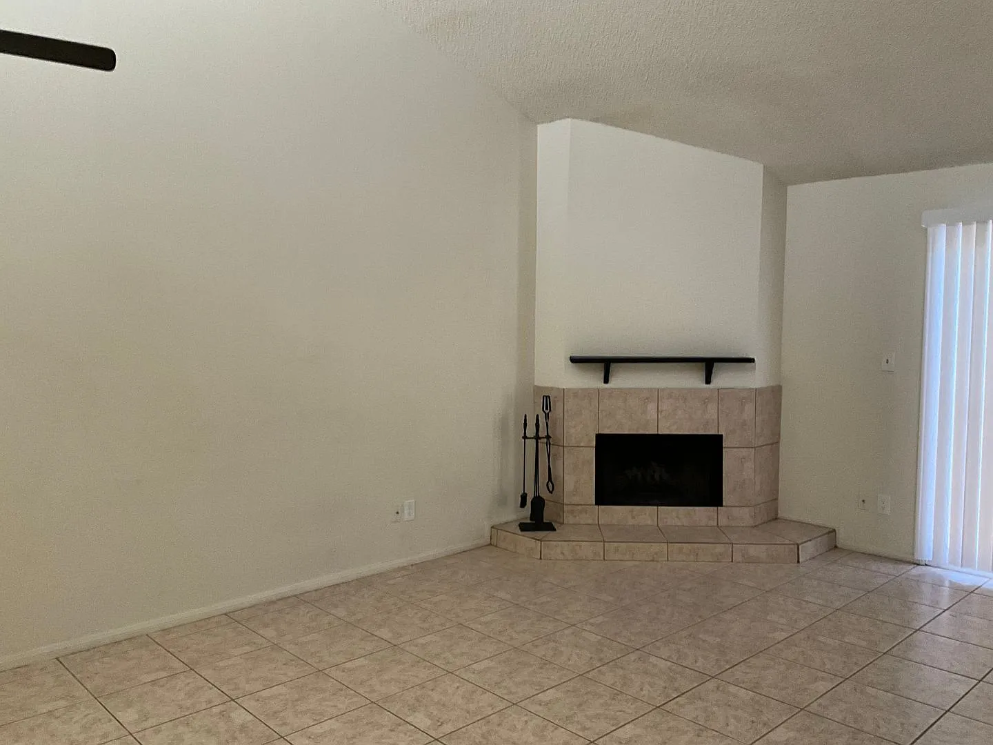 Great 3 bedroom 2 bath very close to Arcadia — Photo 3