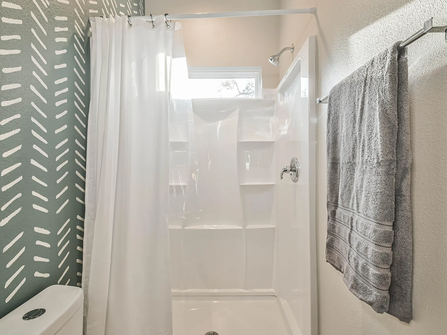 4 bed, 5.0 bath, 1600 sqft, $1,070 — Photo 4