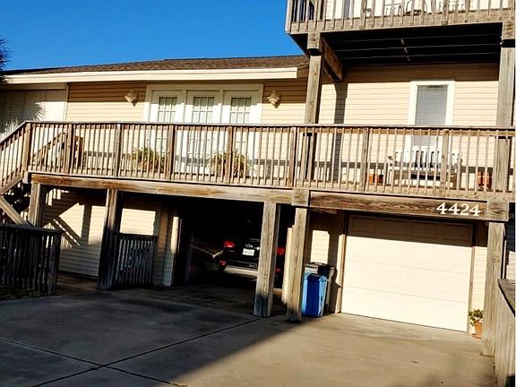2nd image of 4424 Pelican Way