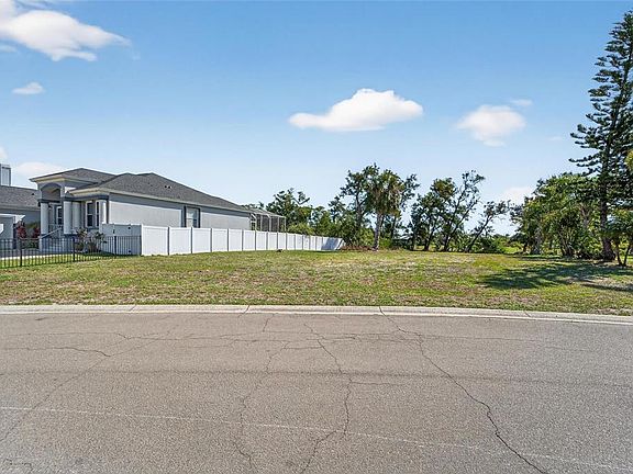 3rd image of 806 Greenview Dr #5