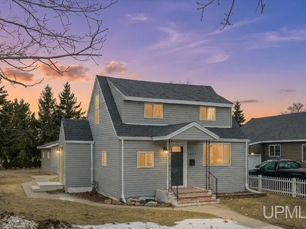 1407 N 19th St, Escanaba, MI 49829