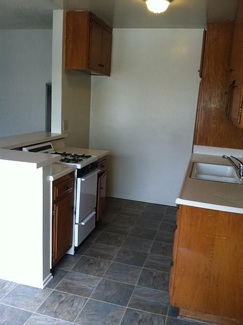 2nd image of 15215 S Budlong Ave APT 12