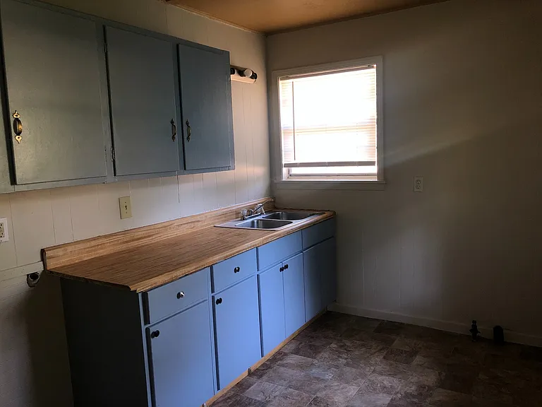 515 & 517 Wilson Ave SW — Photo 12