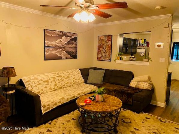 402 Springwood Drive, Jacksonville, NC 28546