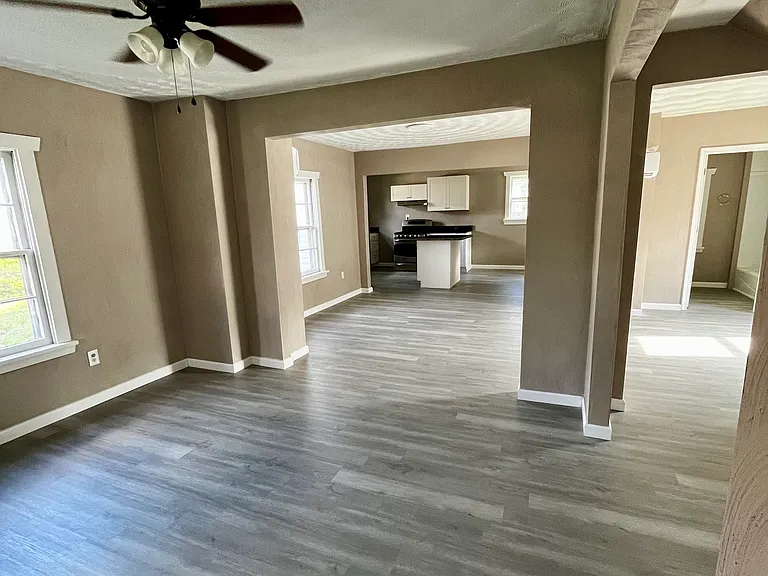 107 Lewis Ave — Photo 3