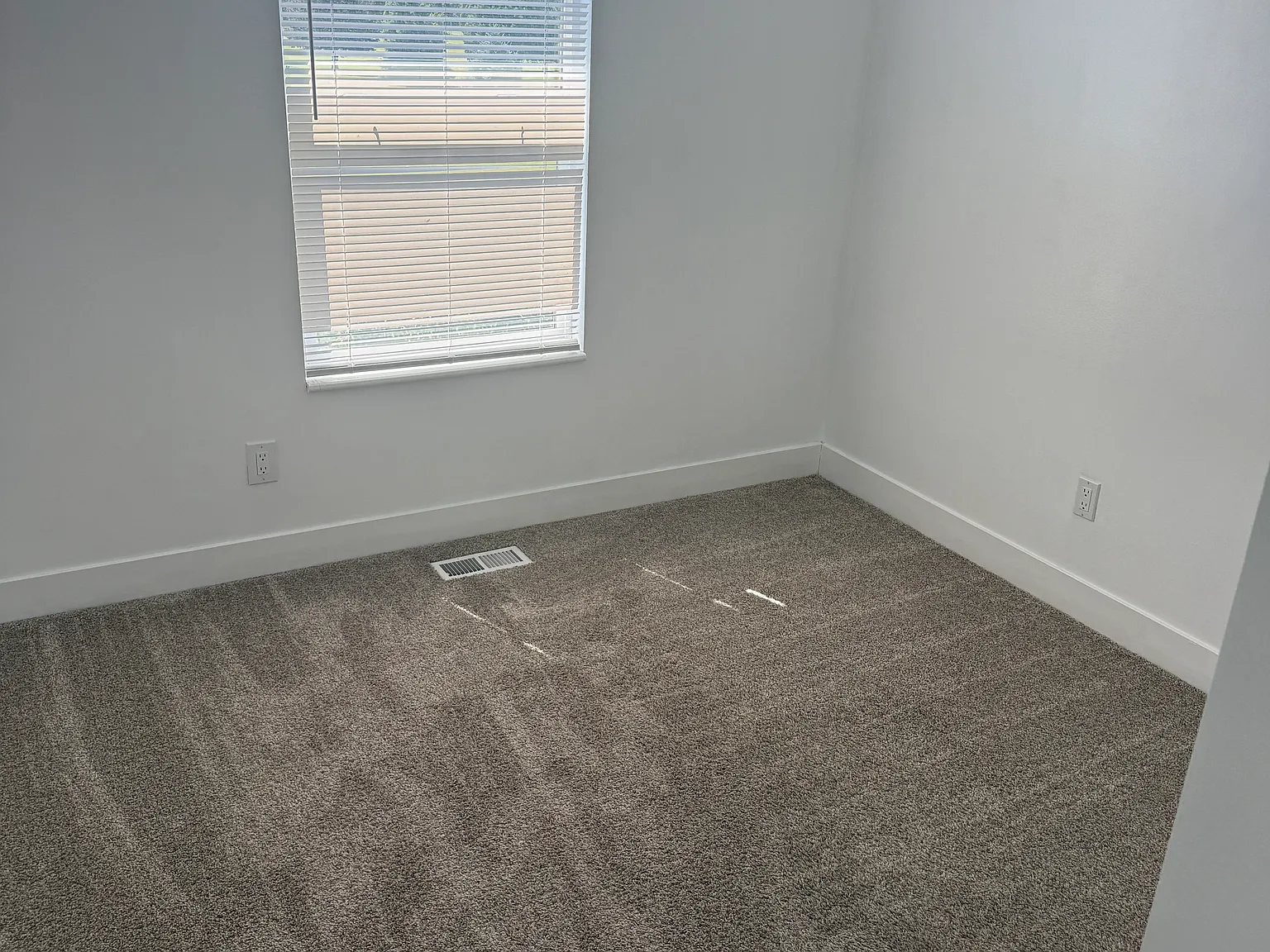 W 2800 S, Roy — Photo 4