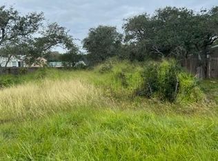305 S Verne St, Rockport, TX 78382
