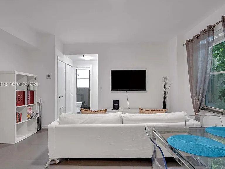 747 Michigan Ave #201 — Photo 3