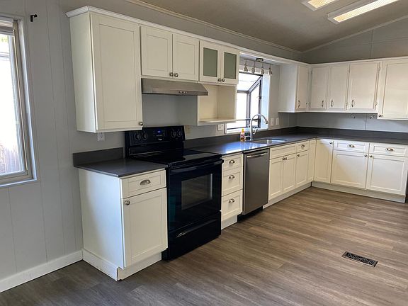 3rd image of 2120 Kent Ave W