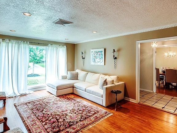 4th image of 3622 Woodvalley Dr