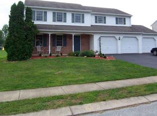 140 Laurel Dr, Mount Wolf, PA 17347