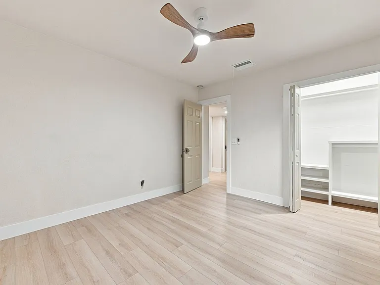 1161 Howard St — Photo 26