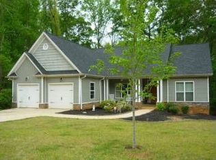 179 Laura Ln, Commerce, GA 30529