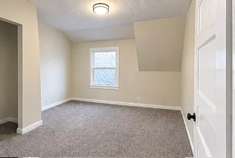 1106 W Spofford Ave — Photo 4