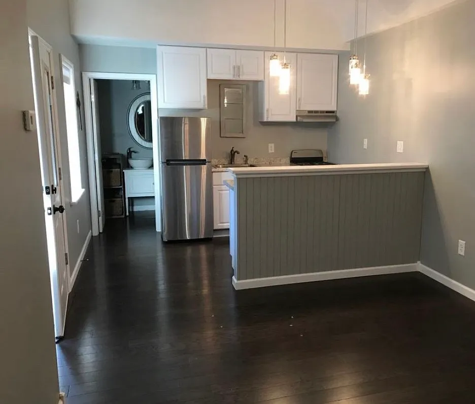 1 bed, 400 sqft, $1,000 — Photo 2