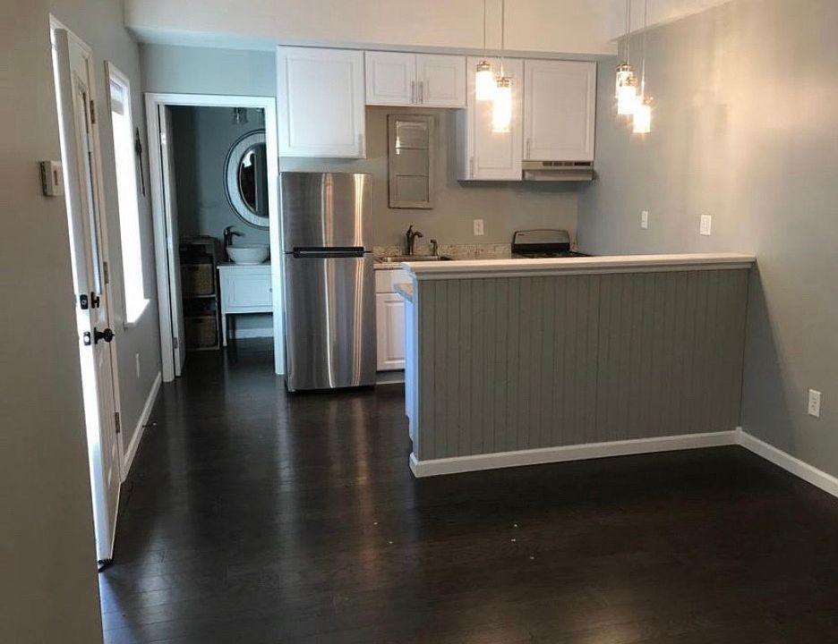 2nd image of 28 Arch St