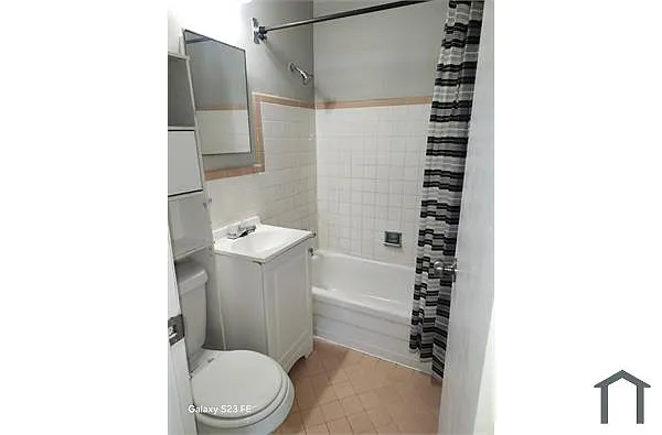 Building Photo - 1677 Geneva St #8