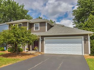 1407 Bridgedale Rd, Crystal Lake, IL 60014