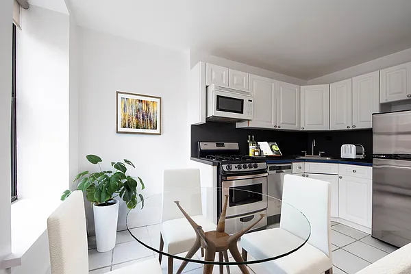 Rented by R New York | media 3