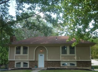 2915 County Line Rd, Country Club, MO 64506