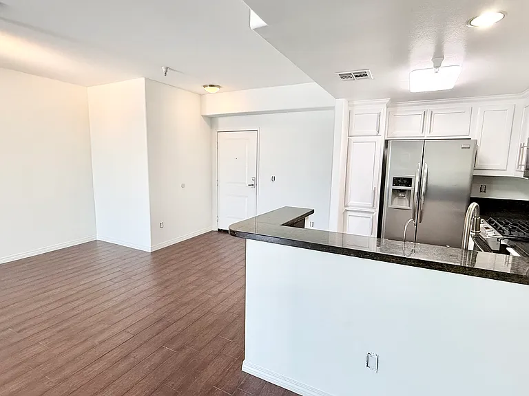 The Watermarque Apartments — Photo 47