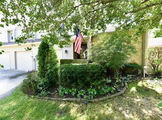 625 Conner Creek Dr, Fishers, IN 46038