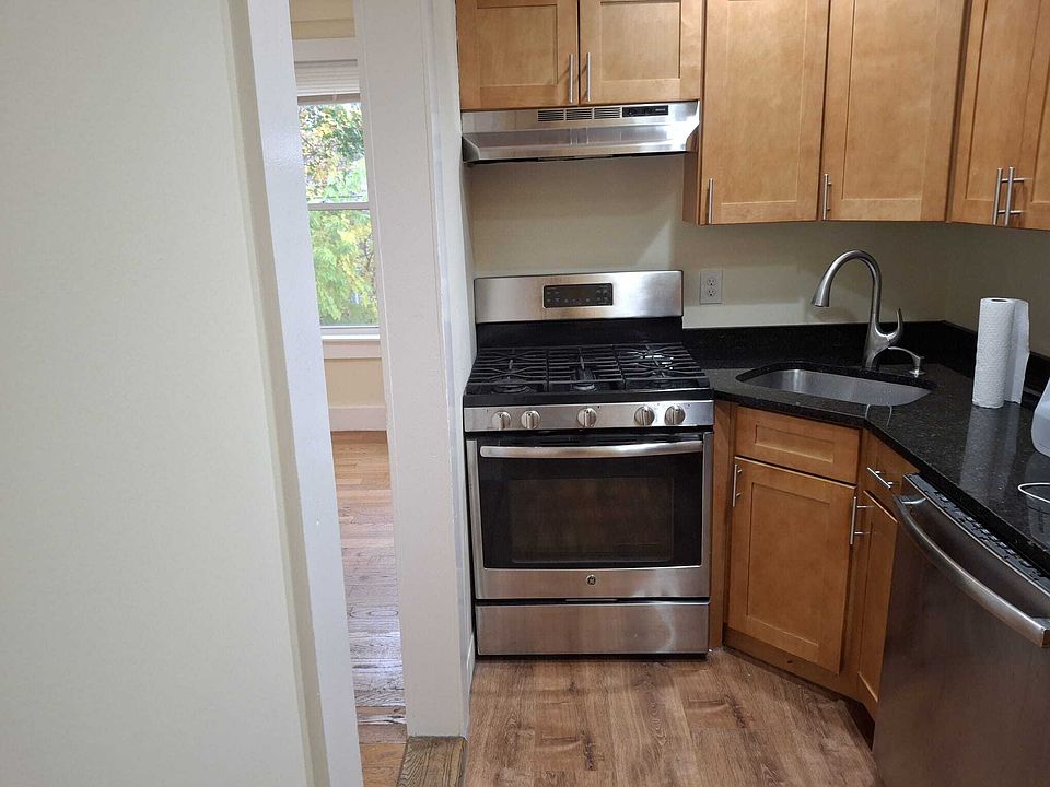 1st image of 10-28 Centennial Pl #17379954